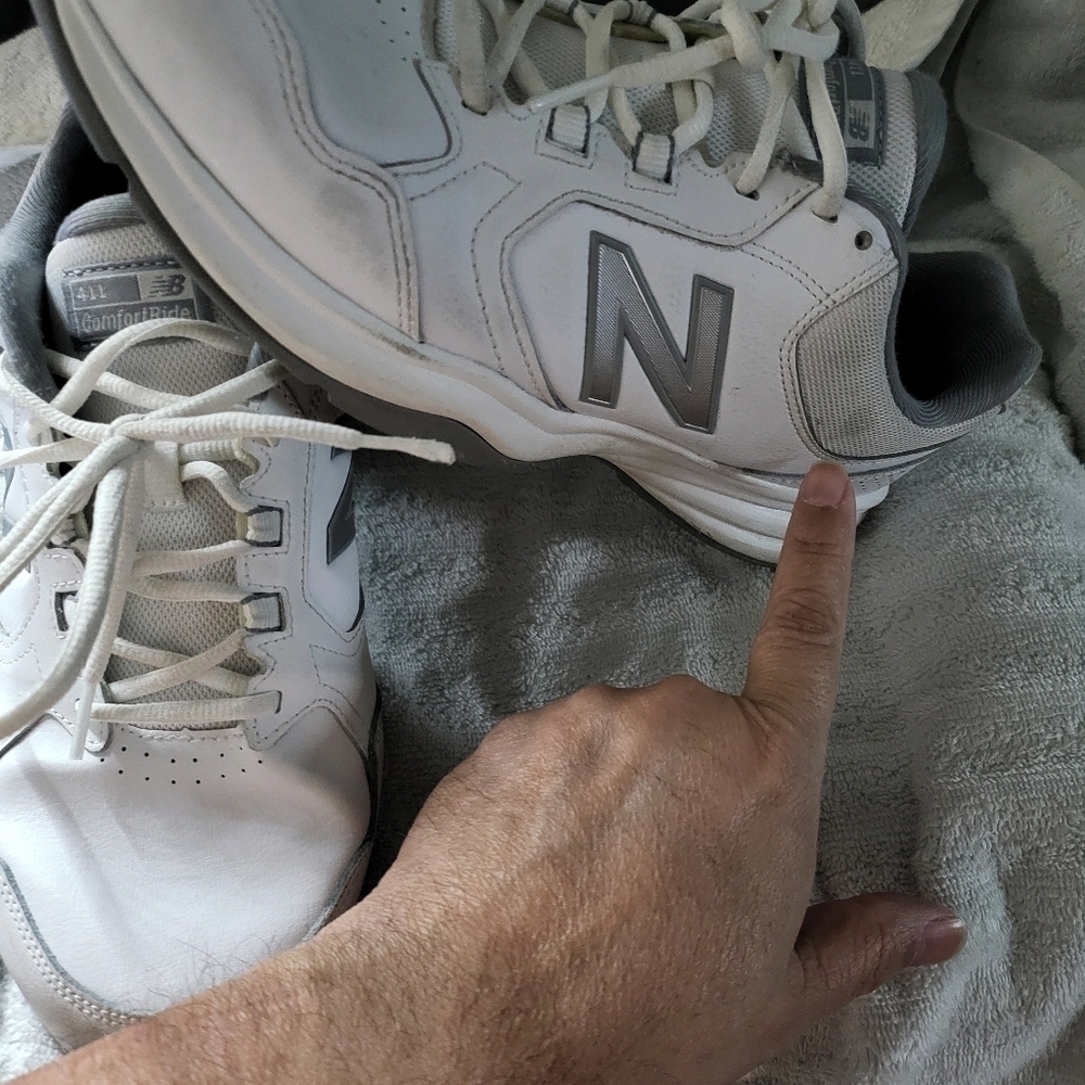 NEW BALANCE Sneakers shoes men's size10.5 Comfy dad's shoes! - Picture 5 of 9